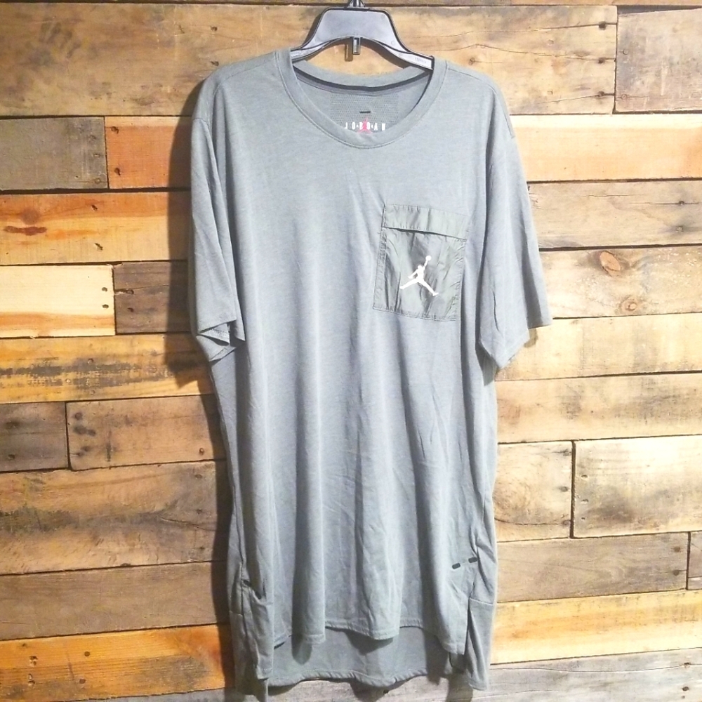Jordan brand 23 pocket tee long green/gray mens Large